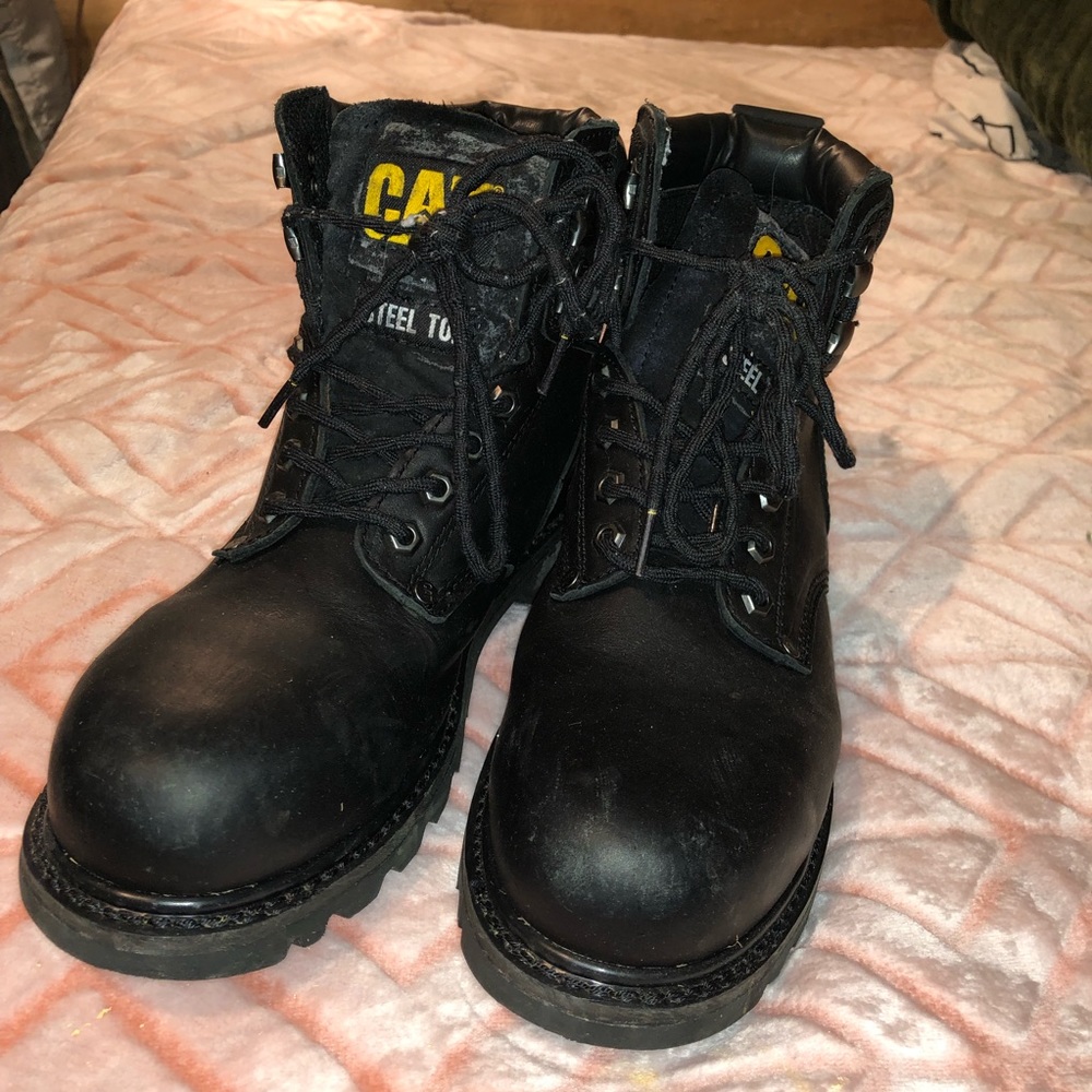 Caterpillar steal toed boots // size 8 1/2